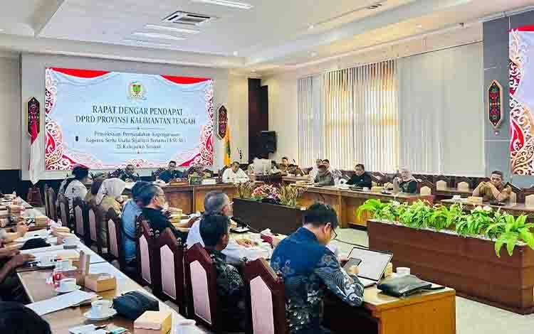 Plh Sekda Seruyan Hadiri RDP DPRD Kalteng Bahas Penyelesaian Kepengurusan KSU Sejahtera Bersama