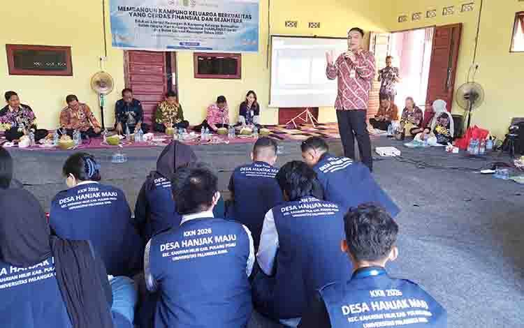OJK-BKKBN Edukasi Warga Hanjak Maju Kelola Keuangan Keluarga