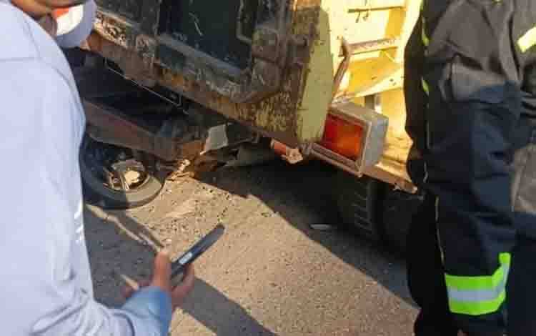 Pemotor Tewas Terlindas Truk di Jalan Gubernur Syarkawi