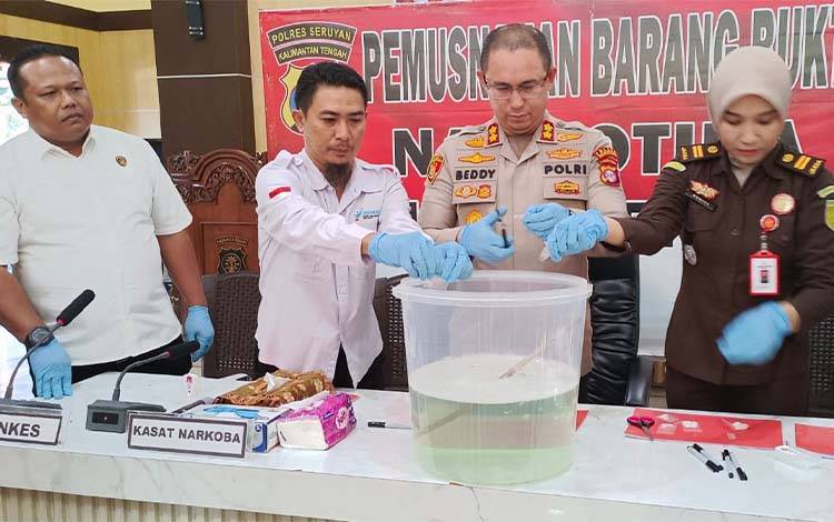 Empat Kasus Narkoba Terungkap, Polres Seruyan Musnahkan Puluhan Gram Sabu dan Obat Tanpa Merek