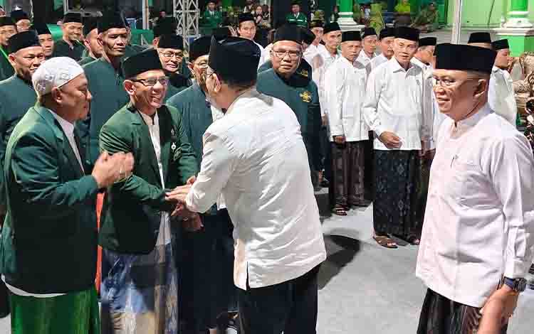 K.H. Sayyid Sulaiman Resmi Dilantik Pimpin PCNU Kobar Masa Bakti 2026-2031