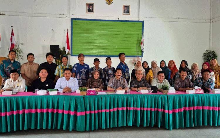 Reses di Desa Kumpai Batu Bawah, DPRD Kobar Tampung Aspirasi Normalisasi Sungai Hingga Distribusi BBM