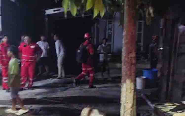 Warung di Jalan HM Rafii Pangkalan Bun Terbakar, Diduga Akibat Lilin Dekat Botol Minyak