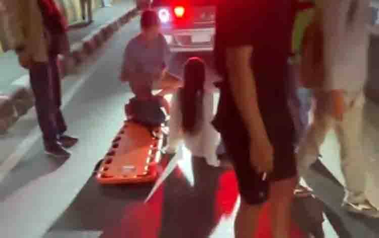 Ceceran Tanah di Flyover Ahmad Yani Banjarmasin Pemicu Kecelakaan, Pemotor Alami Patah Kaki