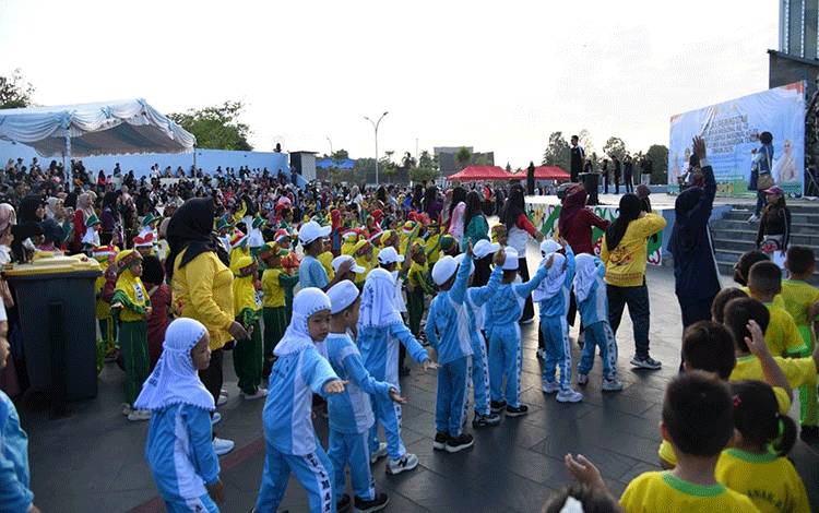 Pemprov Kalteng Soroti Ancaman Pergaulan Bebas hingga Cyberbullying terhadap Anak