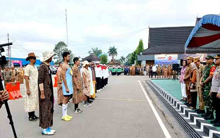 Bupati Barito Utara Lepas 64 Peserta Gerak Jalan, Ajak Junjung Sportivitas dan Semangat Persatuan