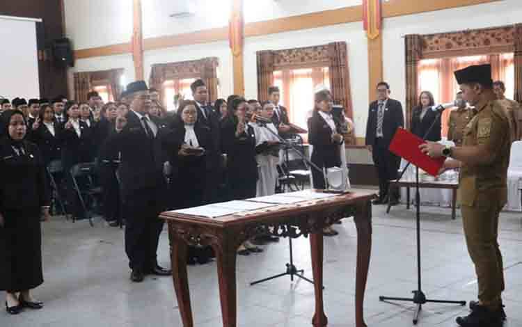Bupati Ahmad Rifai Lantik 132 Pejabat di Lingkungan Pemkab Pulang Pisau