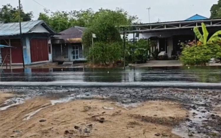 Warga Kuala Kapuas Bersyukur Debu dan Risiko Karhutla Berkurang Berkat Hujan Turun