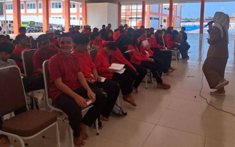 Dinsos Palangka Raya Edukasi Siswa Sekolah Rakyat Cegah Kekerasan