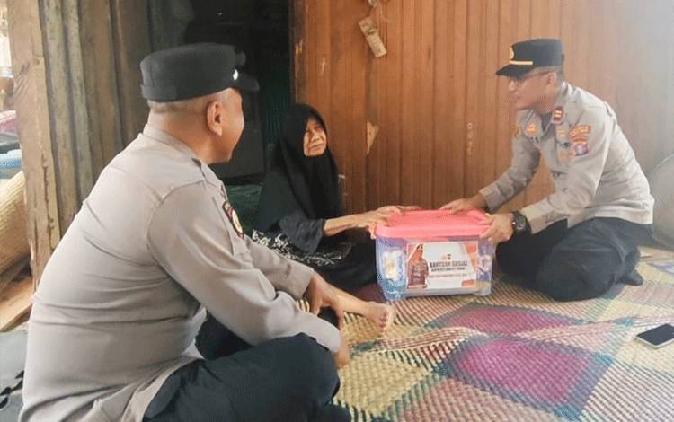 Program 1 Hari 1 Kebaikan di Polsek Dusun Tengah Hadirkan Kepedulian Nyata