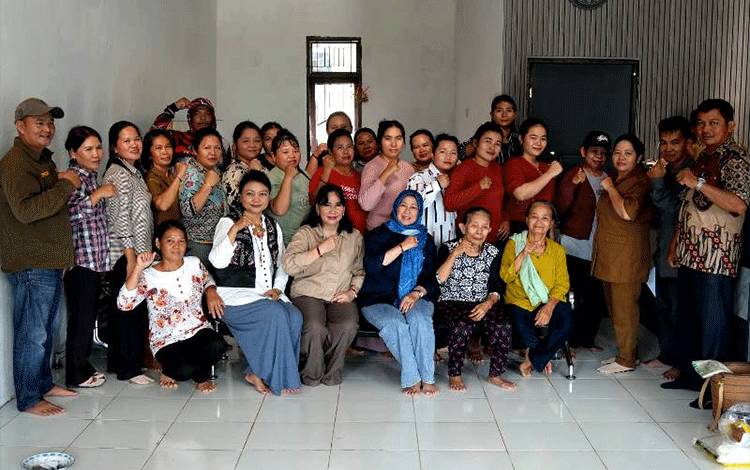 Ketua TP PKK Barito Utara Dorong HAKI Untuk Anyaman Rotan Gunung Purei