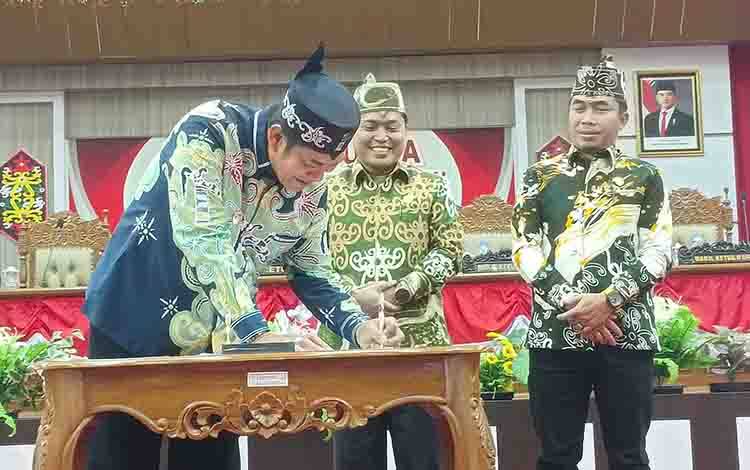 Pemkab Pulang Pisau Sepakati Dua Raperda Inisiatif DPRD Jadi Perda