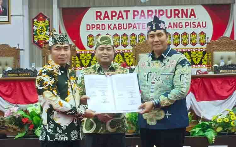 DPRD Pulang Pisau Setujui Dua Raperda Inisiatif dalam Rapat Paripurna