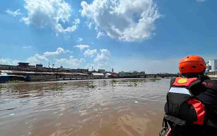 Seorang Pria Diduga Tenggelam saat Menyeberangi Sungai Martapura, Operasi SAR Masih Berlangsung