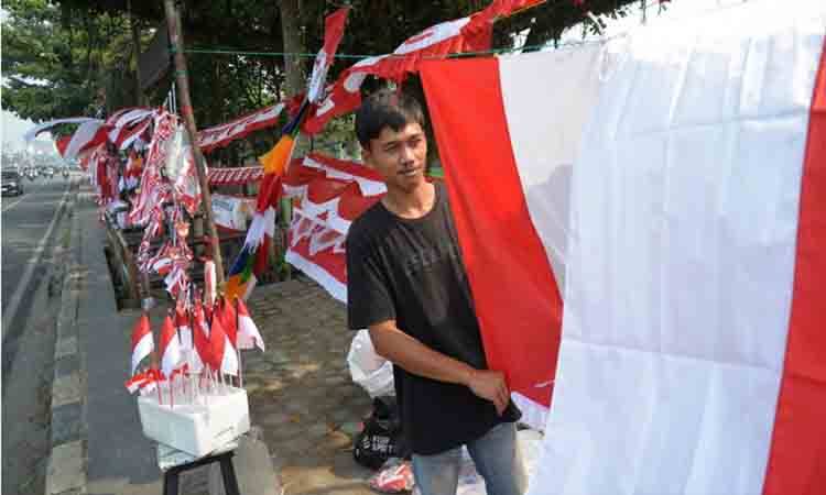 Jelang HUT RI, Pedagang Bendera Mulai Marak di Palangka Raya