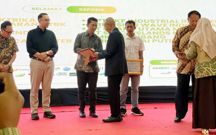 SSMS Raih Penghargaan sebagai Mitra Perusahaan Politeknik Kelapa Sawit Citra Widya Edukasi