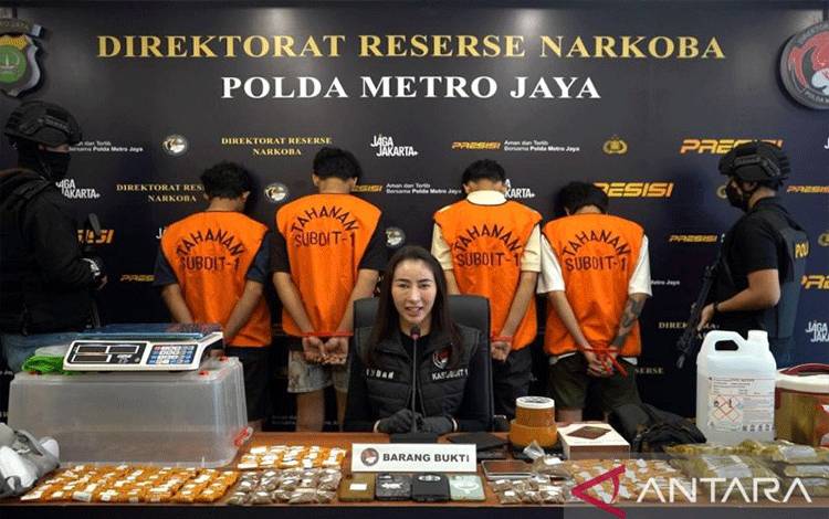 Polisi Sita 995 Gram Tembakau Sintetis dari Sindikat