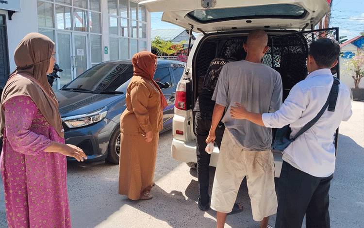 ODGJ Pembakar Halaman Bengkel di Kuala Kapuas Dibawa ke Rumah Singgah Sebelum ke RSJ