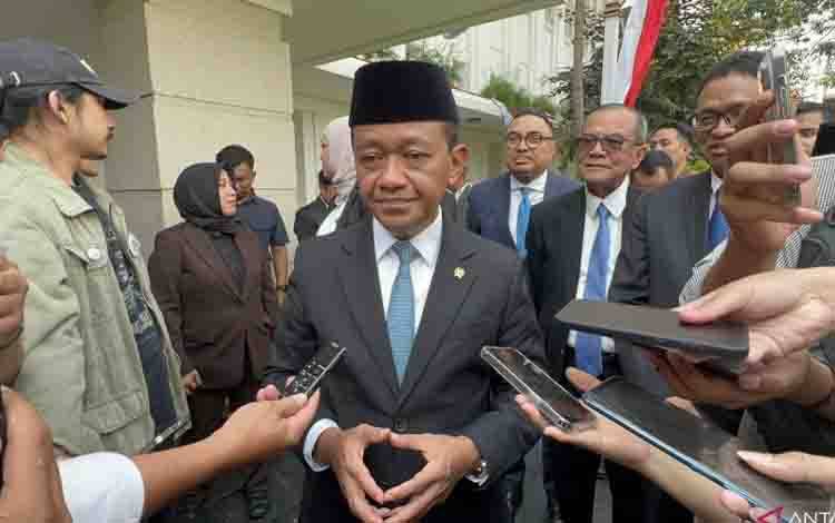 Menteri Bahlil Siapkan Kontrak Jangka Panjang Impor Minyak dari Rusia