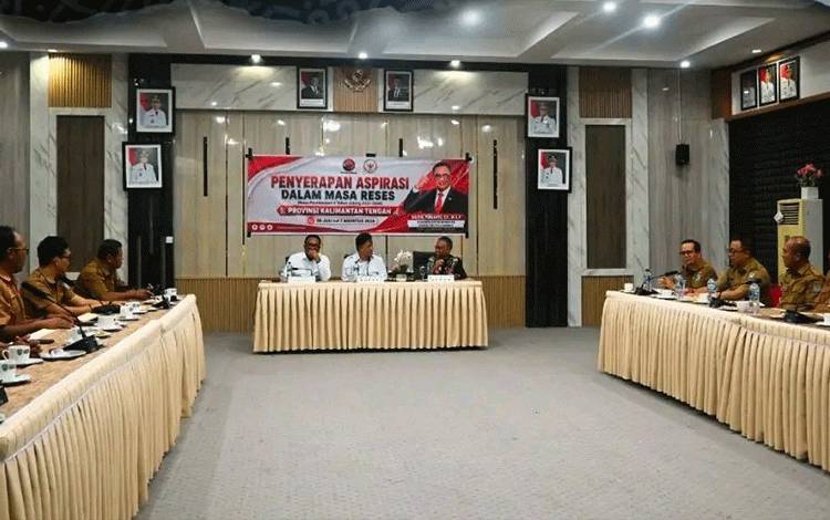 Reses Anggota Komisi XII DPR RI di Lamandau Serap Aspirasi Warga Soal Listrik dan BBM