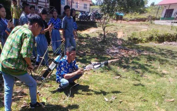 Ketika Keterbatasan Melahirkan Inovasi Sains di Seribu Riam