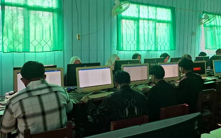 Kolaborasi Dunia Usaha Perkuat Pembelajaran SMAN 2 Laung Tuhup