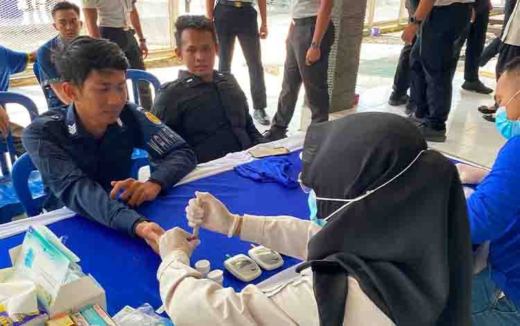 Sambut HUT RI Ke-81, Rutan Tamiang Layang Buka Layanan Cek Kesehatan Gratis