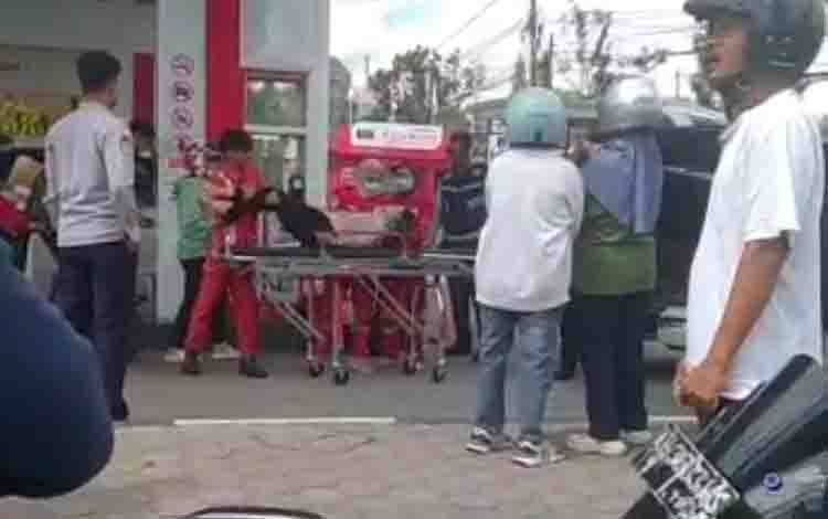 Antre BBM Berjam-jam, Warga Pangkalan Bun Dilaporkan Pingsan