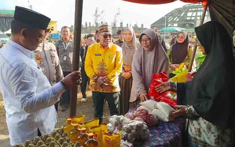 Bupati Seruyan Tinjau Gerakan Pangan Murah di MTQH XIX