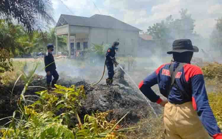 Sisa Pembakaran Sampah Diduga Picu Kebakaran Lahan di Menteng