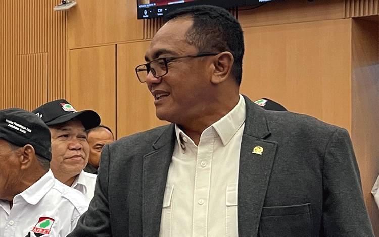Sigit Minta PT BAP Hormati Putusan Adat dalam Konflik dengan Warga Sebabi