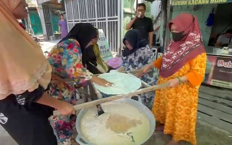 Bubur Baayak, Jejak Tradisi Arba Mustamir yang Tetap Hidup di Sampit