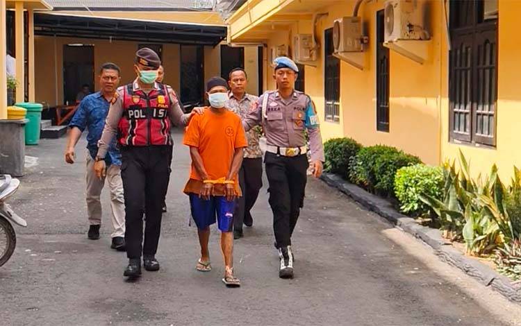 Bakar Lahan 71 Hektare, Petani Sayur 64 Tahun di Kobar Ditahan dan Terancam Denda Rp3 Miliar