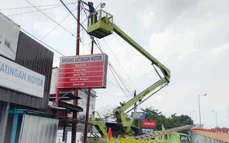 Dishub Palangka Raya Pasang 15 Titik PJU di Sejumlah Ruas Jalan