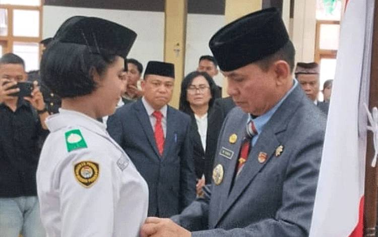 Bupati Kukuhkan Paskibraka Barito Timur, Siap Jalankan Amanah Kibarkan Merah Putih