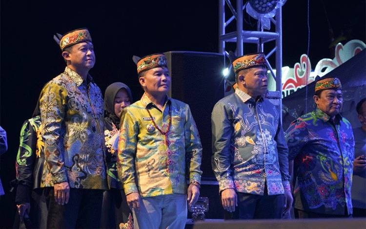 Gubernur Kalteng Dorong Huma Betang Night Gerakkan Perekonomian Daerah