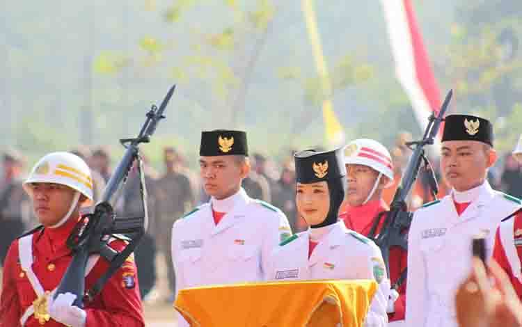 Paskibraka Pulang Pisau Sukses Kibarkan Merah Putih, Suasana Haru Warnai HUT RI ke-81