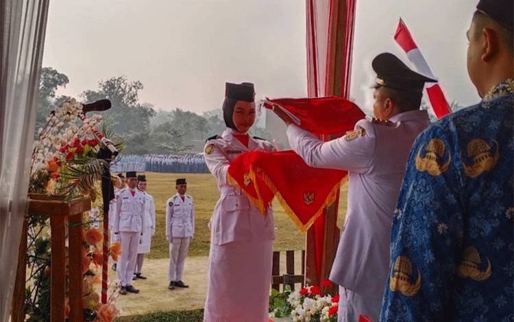 Camat Katingan Hulu Apresiasi Paskibraka SMA 1, Sukses Jalankan Tugas Pengibaran Merah Putih