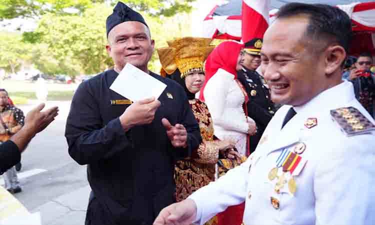 Bukan Sekadar Juara Kostum, Khemal Dorong Pemerintah Segera Atasi Ekonomi dan Karhutla