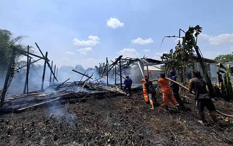 Rumah di Simpang Fitri Lamandau Terbakar saat HUT ke-81 RI