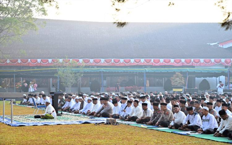 Salat Istisqa di Tengah Kemarau dan Karhutla, Masyarakat Kobar Menanti Hujan