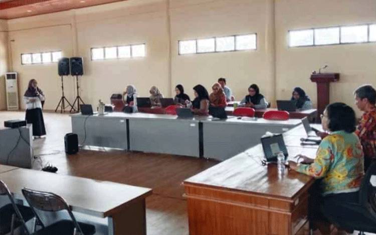 Balai Bahasa Kalteng Bekali Peserta Keterampilan Canva untuk Presentasi
