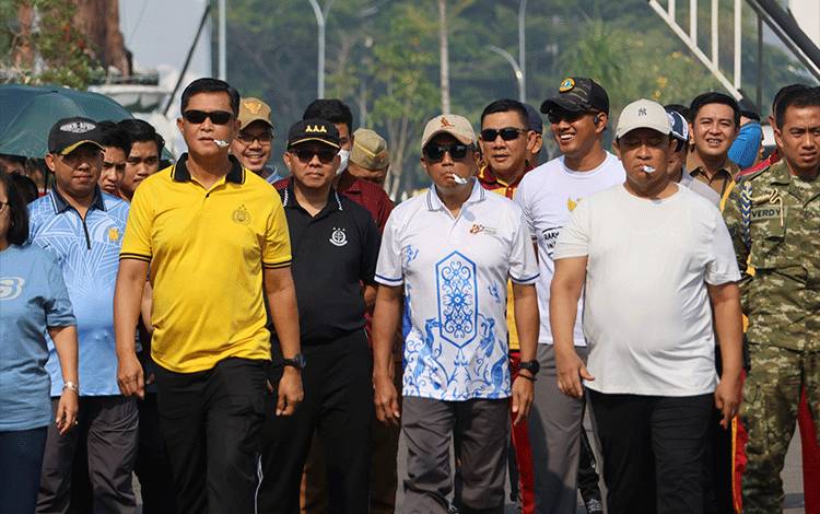 Kapolda Kalteng Ikuti Berbagai Lomba HUT RI di Istana Gubernur Kalteng
