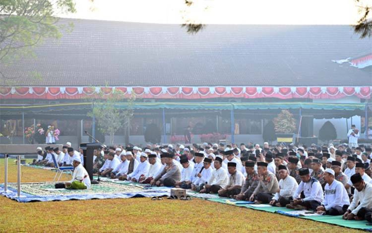 Salat Istisqa, Bupati Kobar: Kuatkan Ikhtiar Hadapi Kemarau dan Karhutla
