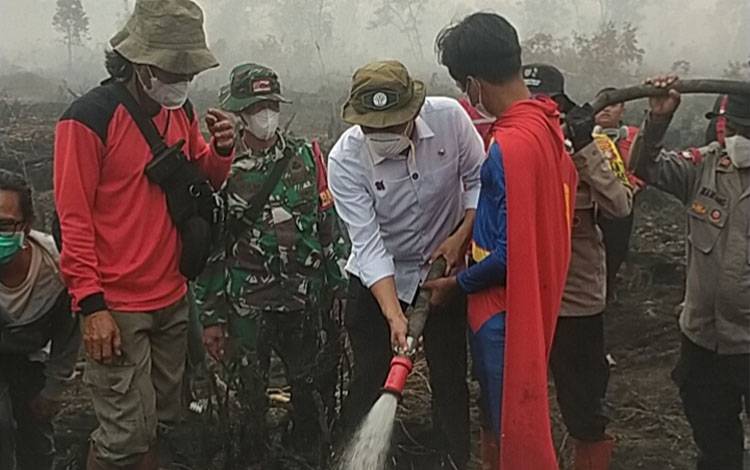 Menhut Raja Juli Apresiasi Aksi Sang Superman Karhutla Palangka Raya