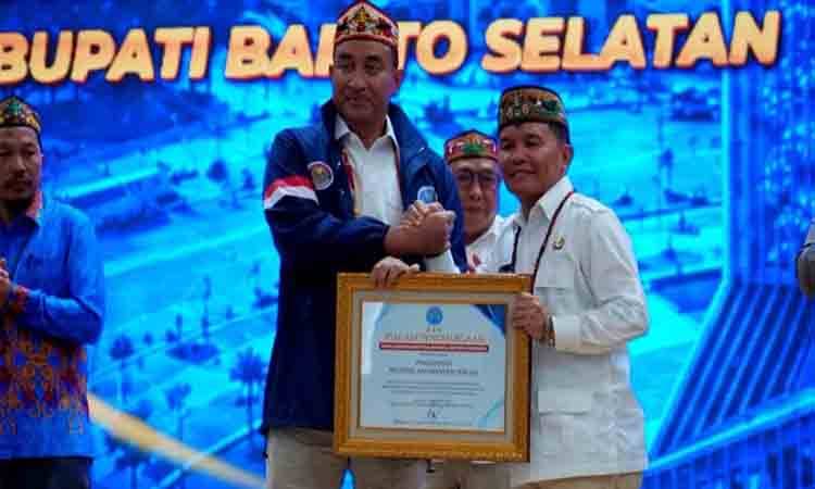 Gubernur Terima Penghargaan atas Upaya Pemberantasan Narkoba oleh Kepala BNN RI