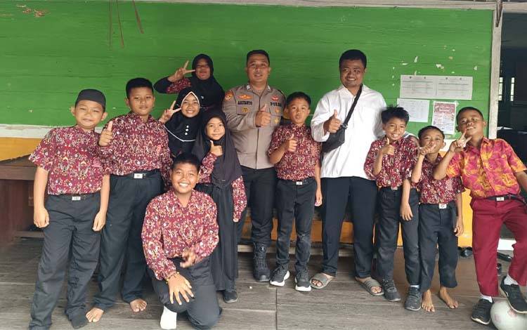 Polres Seruyan Edukasi Pelajar Cegah Perundungan Sejak Dini