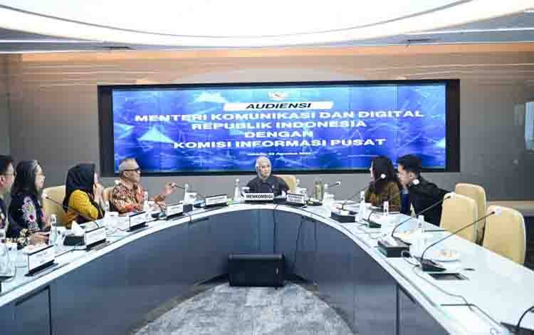 Menkomdigi Minta KIP Jaga Kepercayaan Soal Keterbukaan Informasi