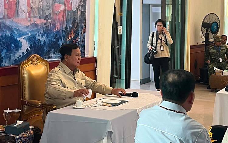 Tiba di Palangka Raya, Prabowo Tinjau Karhutla di Petuk Ketimpun dan Tumbang Nusa