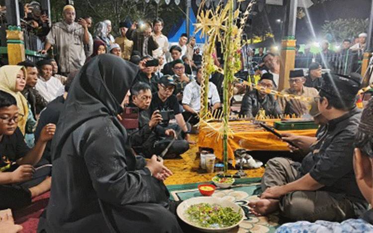 Aruh Kuin Ma'aturi Dahar upaya Merawat Ingatan Kesultanan Banjar di Tengah Perubahan Zaman